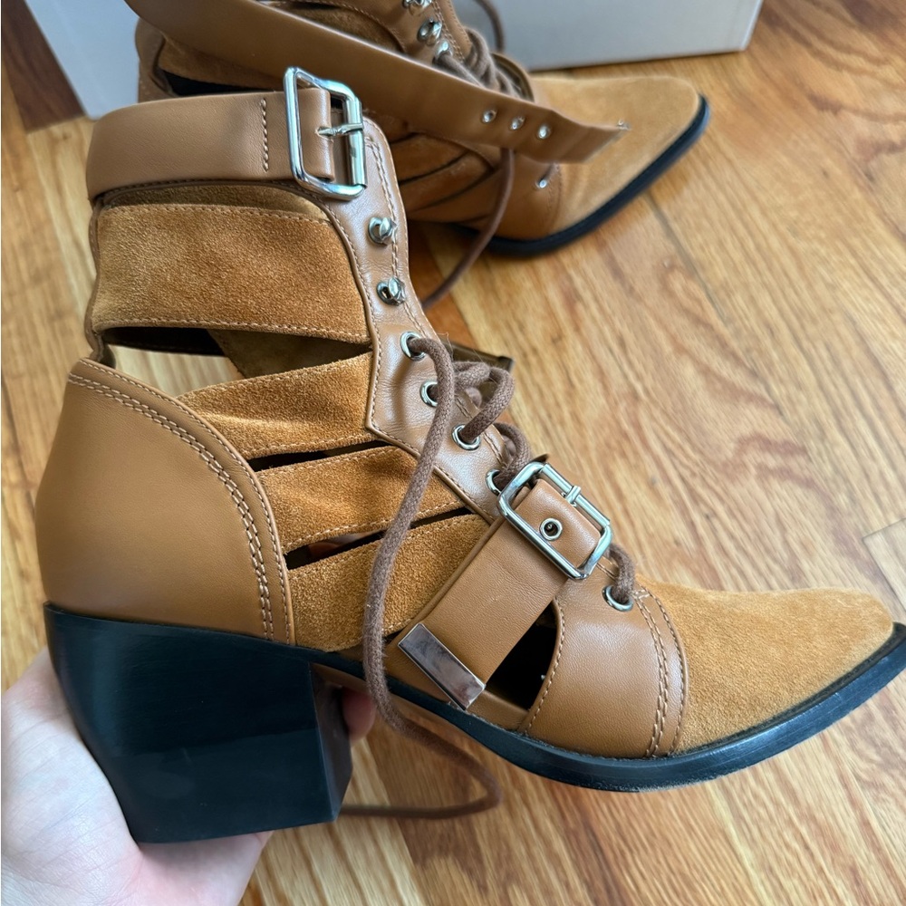 Chloé Rylee Cutout Suede Boots - Picture 5 of 9
